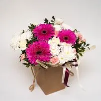 Коробка № 240 с розовыми герберами и кустовой гвоздикой  — фото 25