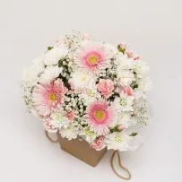 Коробка № 209 с герберами и хризантемой  — фото 31