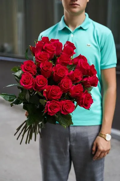 Букет № 556 из 25 красных роз — фото 1