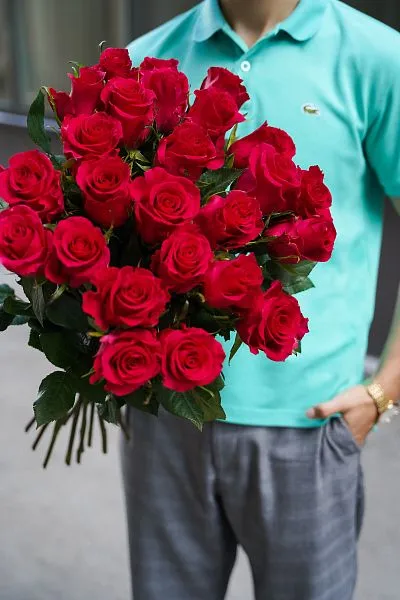 Букет № 556 из 25 красных роз — фото 2