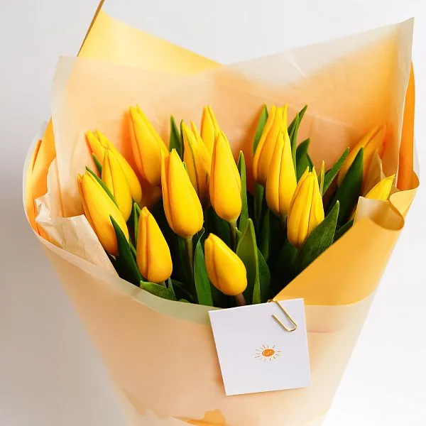 Букет № 571 из 15 желтых тюльпанов — фото 3