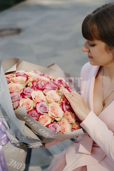 Букет №554 из 49 эквадорских роз — фото 2