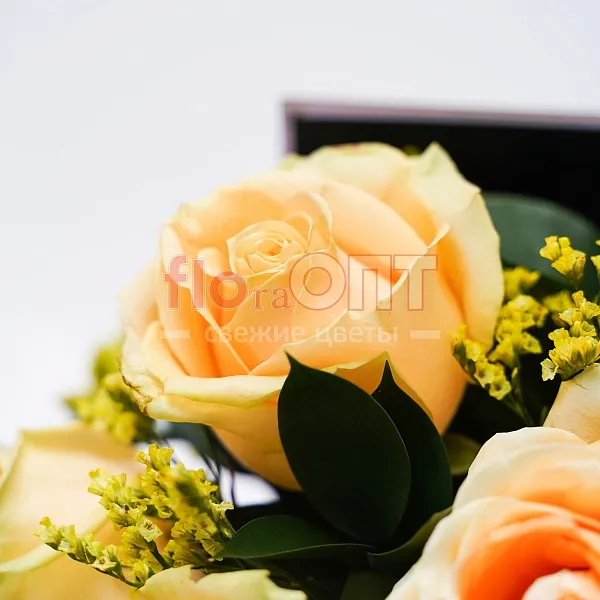 Композиция № 108 с кремовыми розами  — фото 5