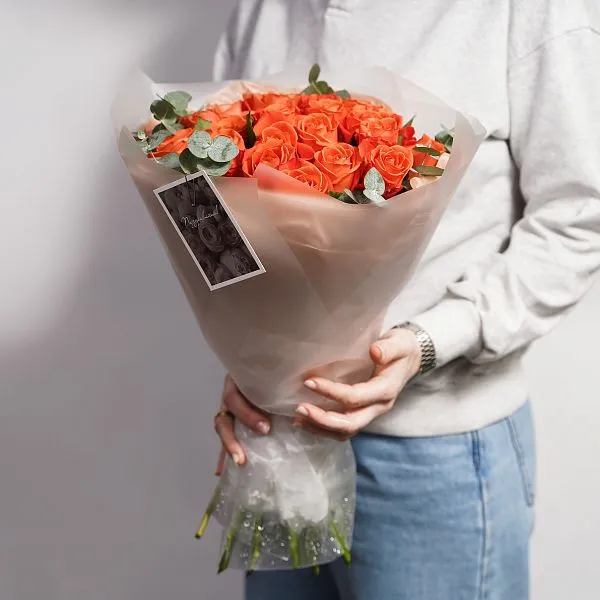 Букет № 550 с розами оранжевого цвета — фото 1