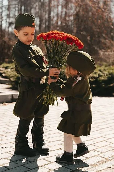 Букет № 566 из 30 красных гвоздик — фото 5