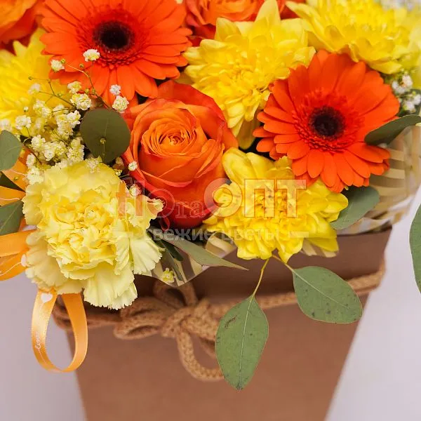 Коробка № 170 с герберами и розами  — фото 5