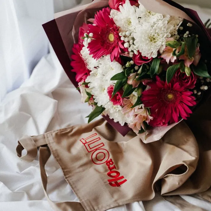 Букет Сборный №28 с розовыми герберами и белой кустовой хризантемой — фото 66