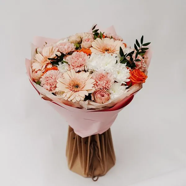 Букет Сборный №13 с персиковой герберой и оранжевой розой — фото 1